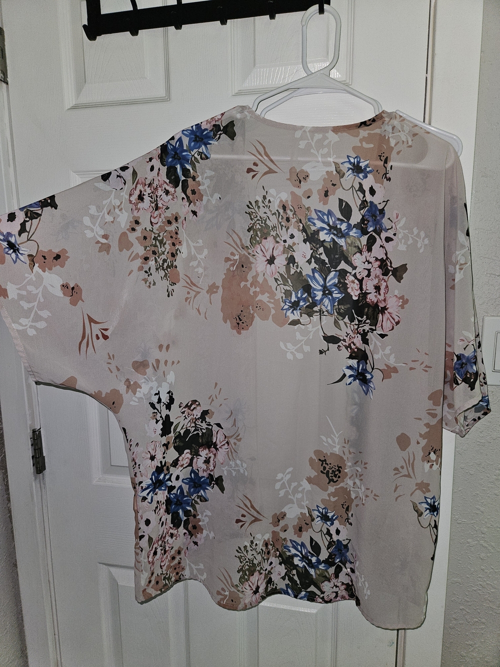 Women's Floral Sheer Kimono Cardigan - Light Pink - Picture 2 of 5